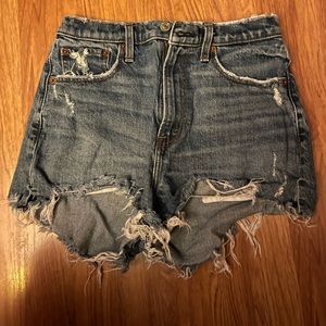 Abercrombie & Fitch High Rise Mom Short Curve Love Size 28/6